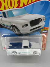 Load image into Gallery viewer, Hot Wheels &#39;63 Studebaker Champ
